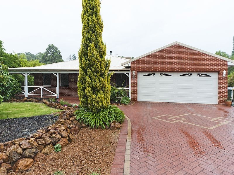 9 Logie Vale, Lesmurdie WA 6076