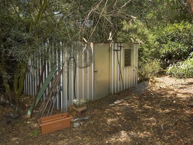 8 Karralika Avenue, Lesmurdie WA 6076