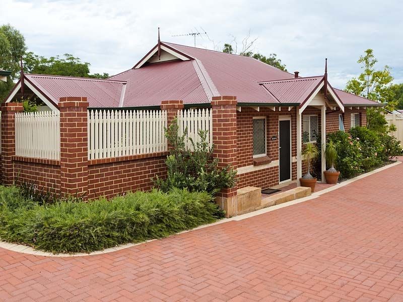 2/9 Railway Rd, Kalamunda WA 6076