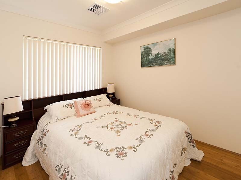 2/9 Railway Rd, Kalamunda WA 6076