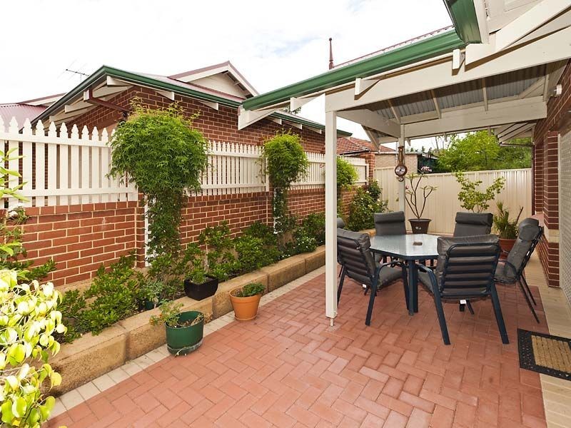 2/9 Railway Rd, Kalamunda WA 6076