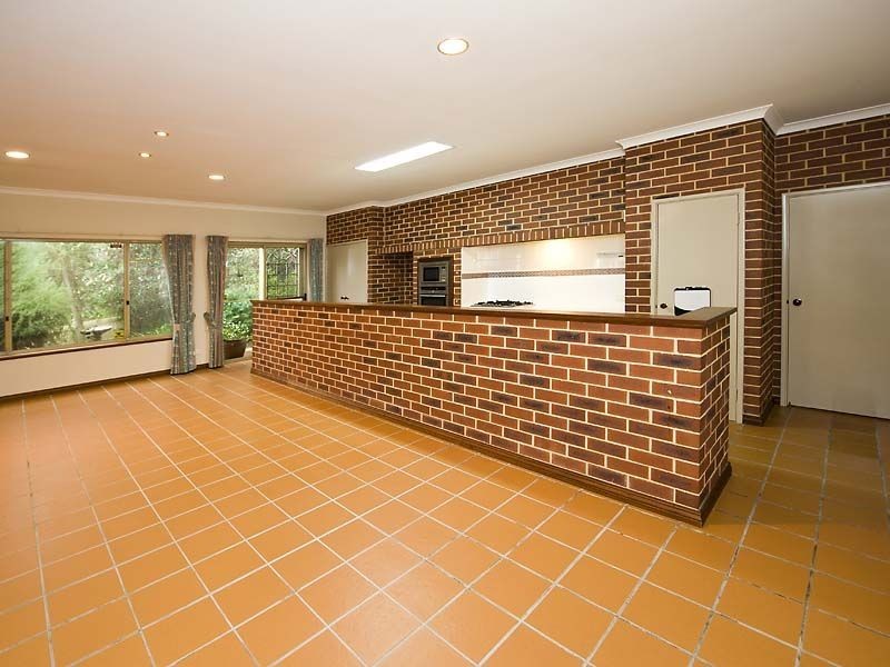 17 Dale Drive, Gooseberry Hill WA 6076