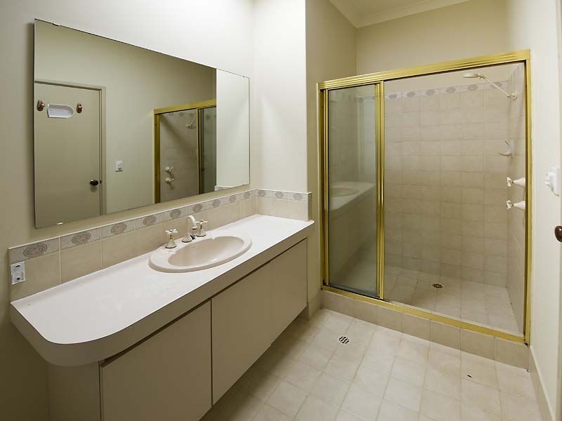 17 Dale Drive, Gooseberry Hill WA 6076