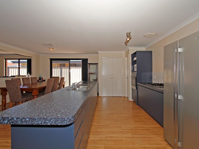 5 Heroic Lane, Wattle Grove WA 6107