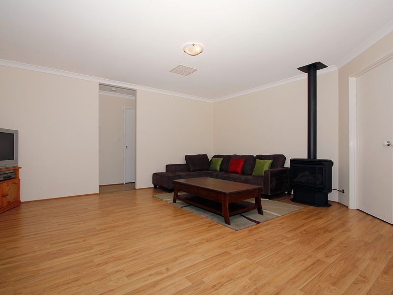 5 Heroic Lane, Wattle Grove WA 6107