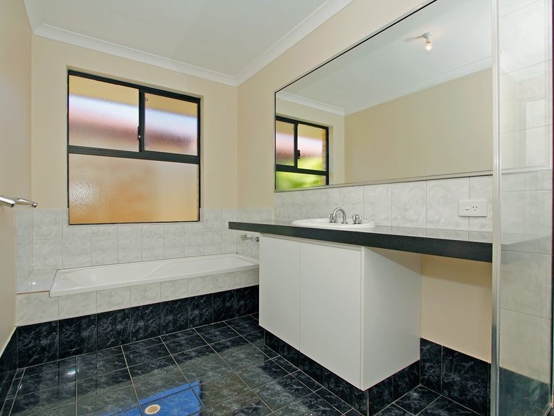 5 Heroic Lane, Wattle Grove WA 6107