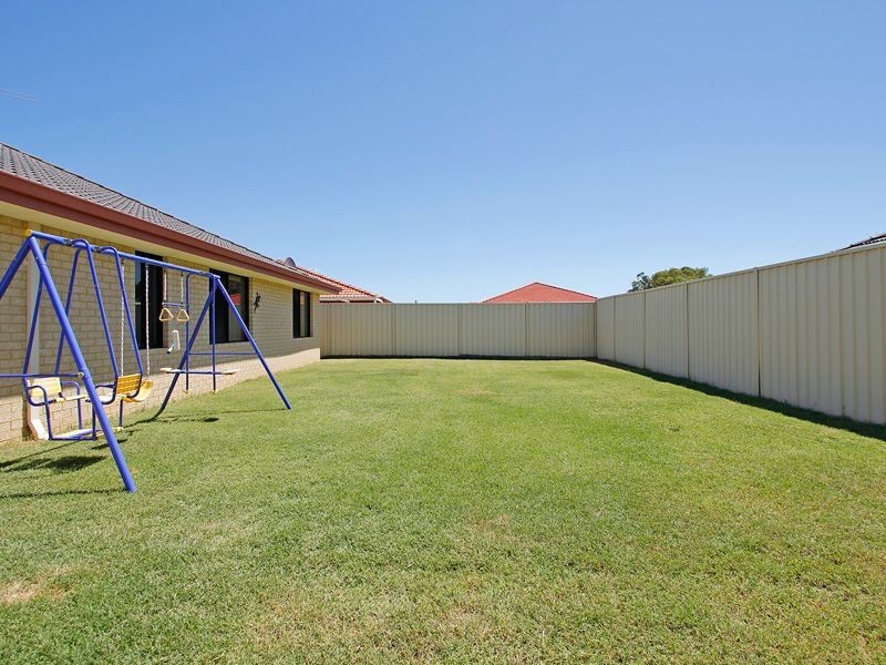 5 Heroic Lane, Wattle Grove WA 6107