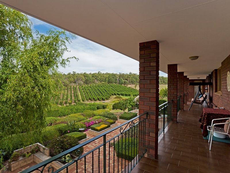 167 Stanhope Road, Bickley WA 6076