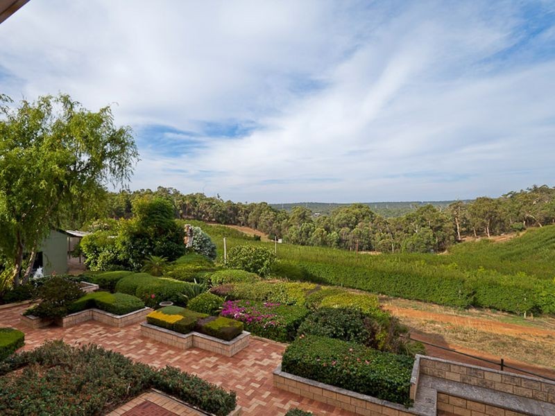 167 Stanhope Road, Bickley WA 6076