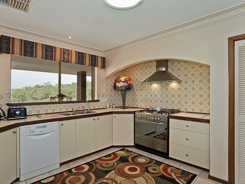 167 Stanhope Road, Bickley WA 6076