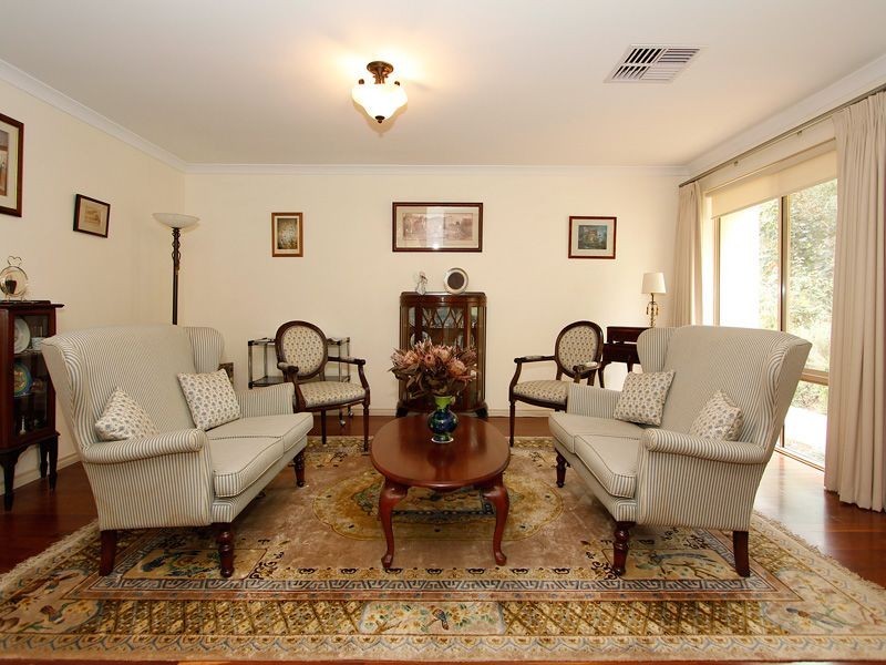 31 Watsonia Road, Gooseberry Hill WA 6076