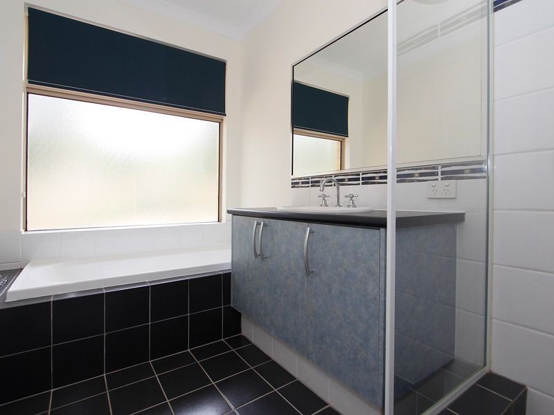 31 Watsonia Road, Gooseberry Hill WA 6076