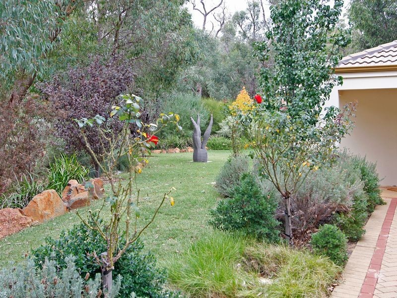 31 Watsonia Road, Gooseberry Hill WA 6076