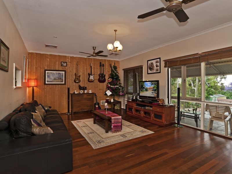 4 Herald  Close, Kalamunda WA 6076