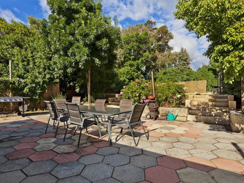 4 Herald  Close, Kalamunda WA 6076