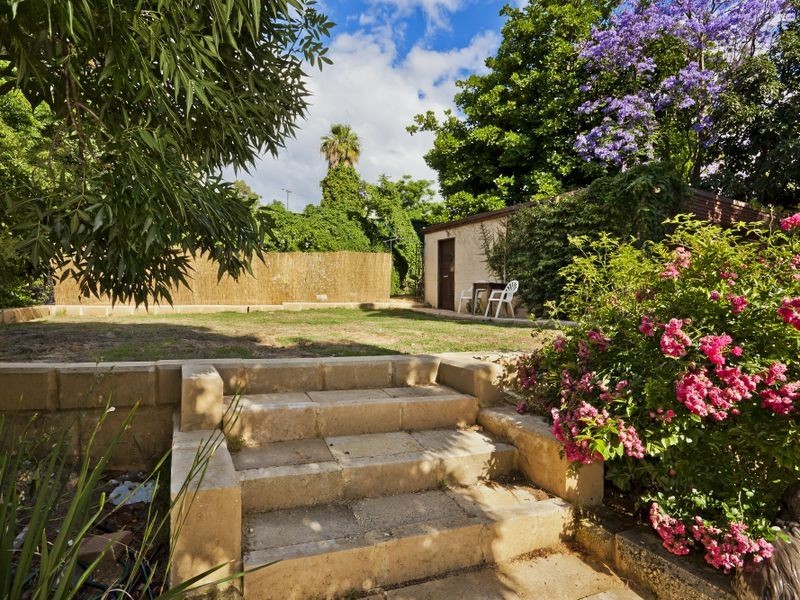 4 Herald  Close, Kalamunda WA 6076