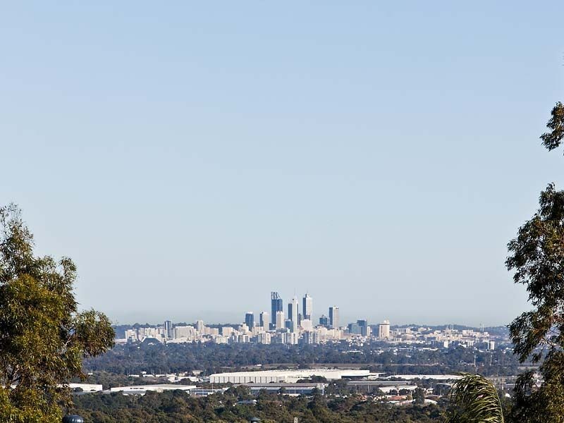 7 Nangana Way, Kalamunda WA 6076