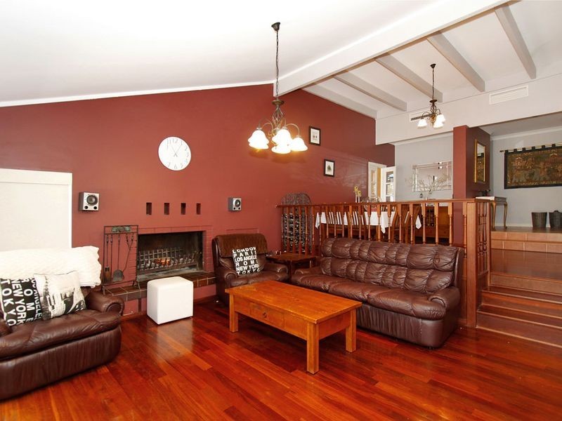 34 Ashurst Drive, Lesmurdie WA 6076