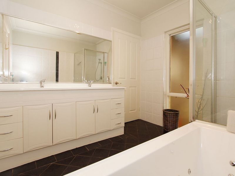 34 Ashurst Drive, Lesmurdie WA 6076