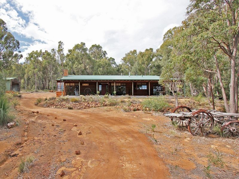 2 Punai Place, Bickley WA 6076