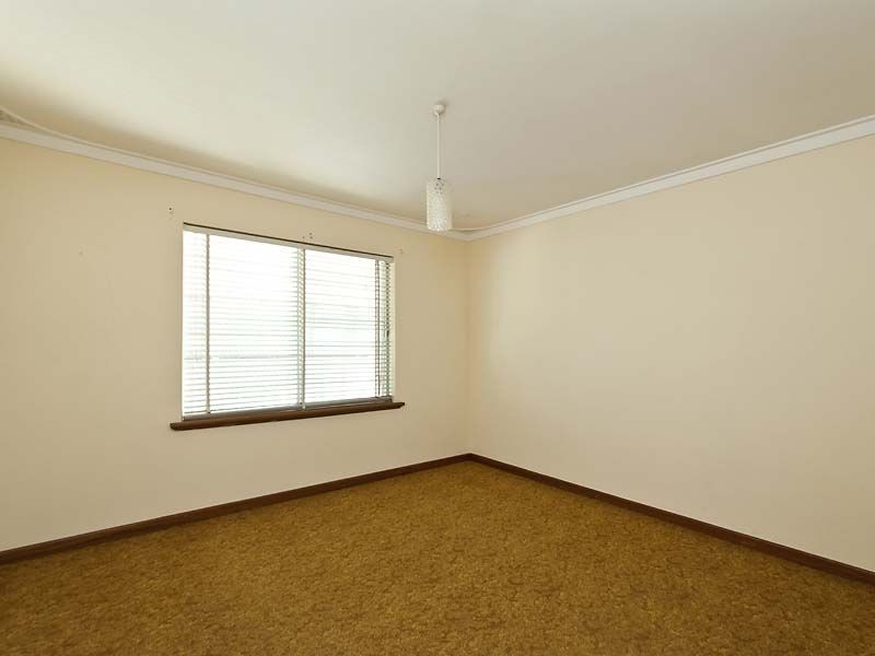 25 Pauline Avenue, Kalamunda WA 6076