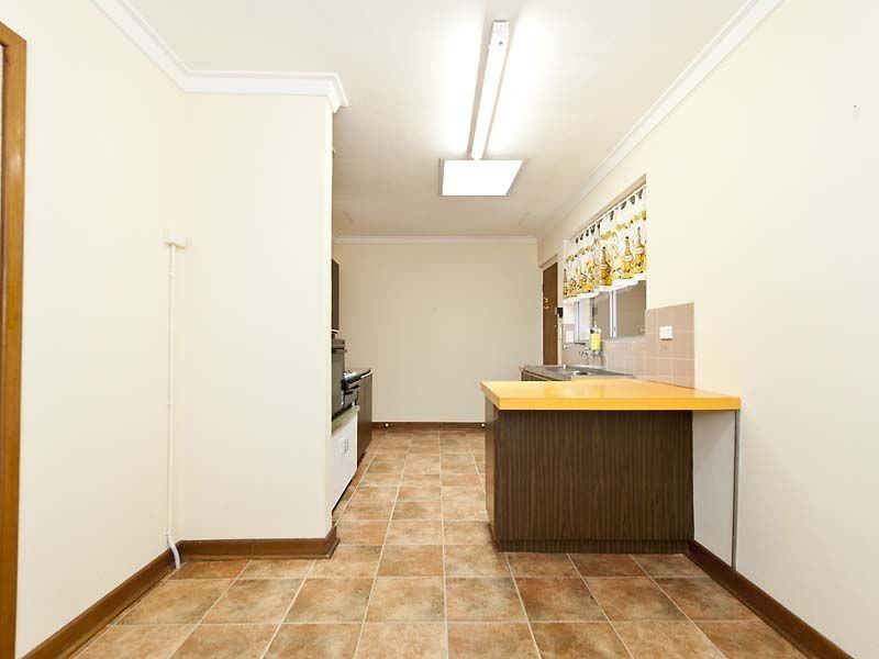 25 Pauline Avenue, Kalamunda WA 6076