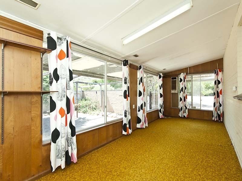 25 Pauline Avenue, Kalamunda WA 6076