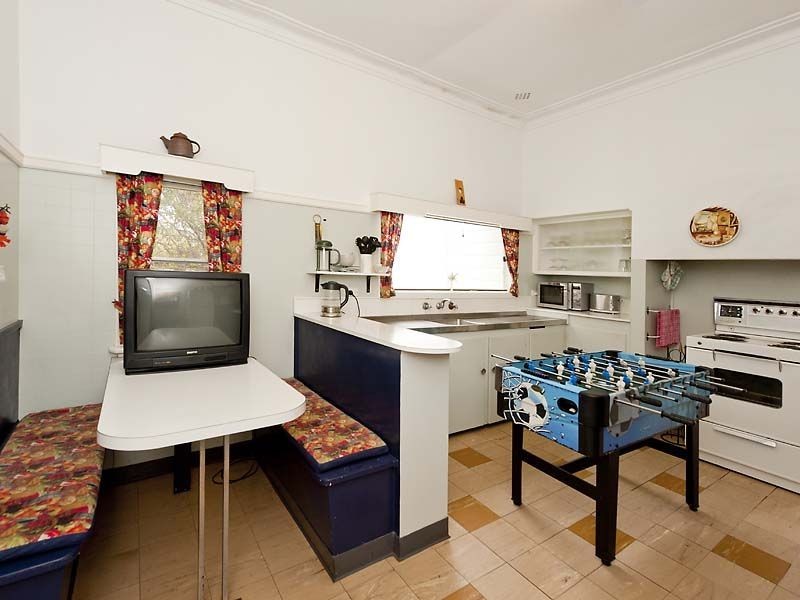 2 Parke Road, Gooseberry Hill WA 6076