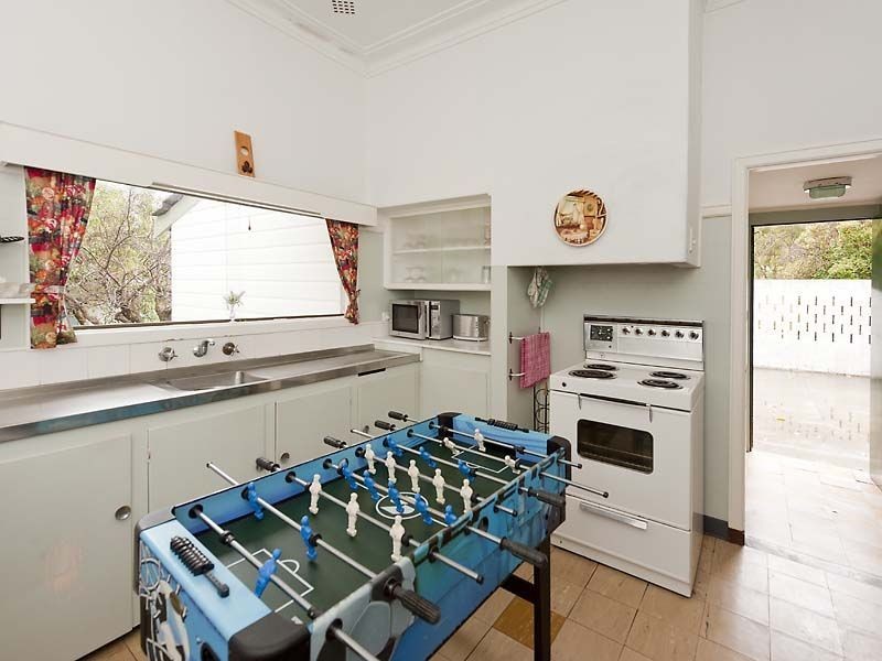 2 Parke Road, Gooseberry Hill WA 6076