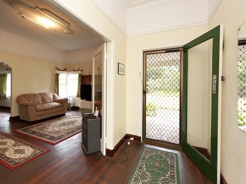 2 Parke Road, Gooseberry Hill WA 6076