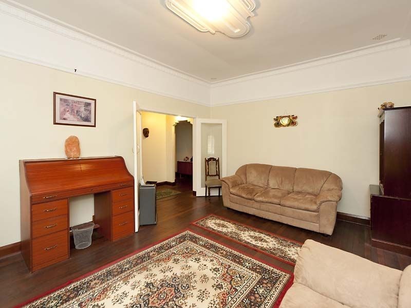 2 Parke Road, Gooseberry Hill WA 6076