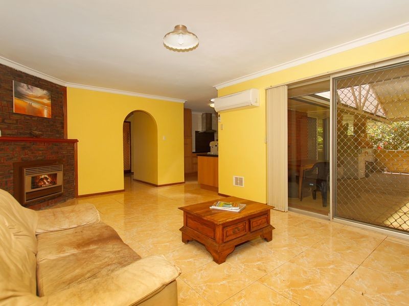 40 Waterloo Crescent, Lesmurdie WA 6076