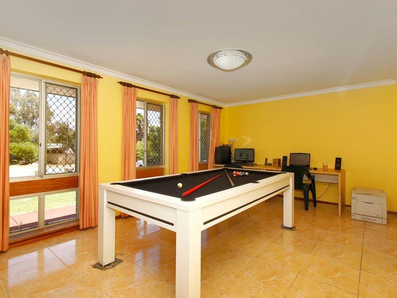 40 Waterloo Crescent, Lesmurdie WA 6076