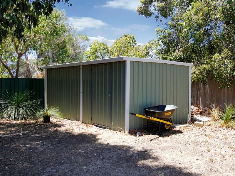 40 Waterloo Crescent, Lesmurdie WA 6076