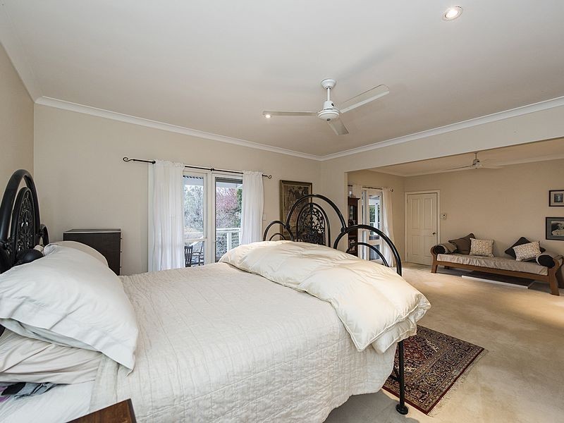 12 Lenori Road, Gooseberry Hill WA 6076