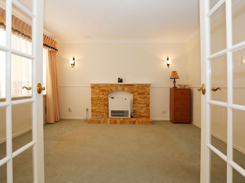 17 Andrew Street, Kalamunda WA 6076