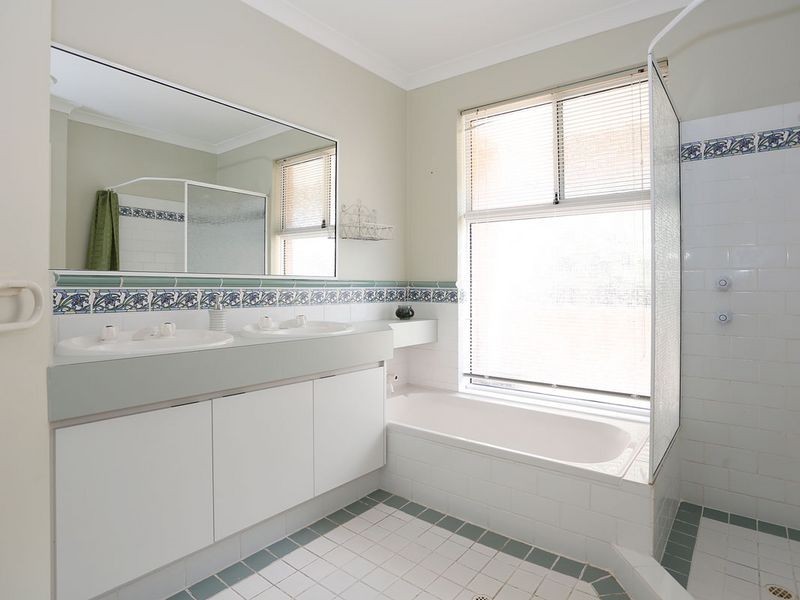 17 Andrew Street, Kalamunda WA 6076