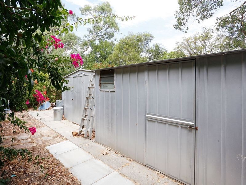 17 Andrew Street, Kalamunda WA 6076