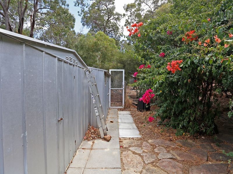 17 Andrew Street, Kalamunda WA 6076