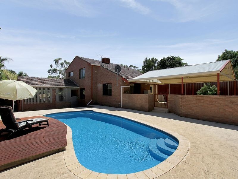 7 Nangkita Road, Kalamunda WA 6076
