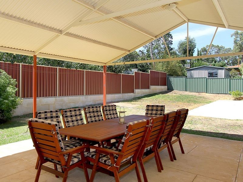 7 Nangkita Road, Kalamunda WA 6076