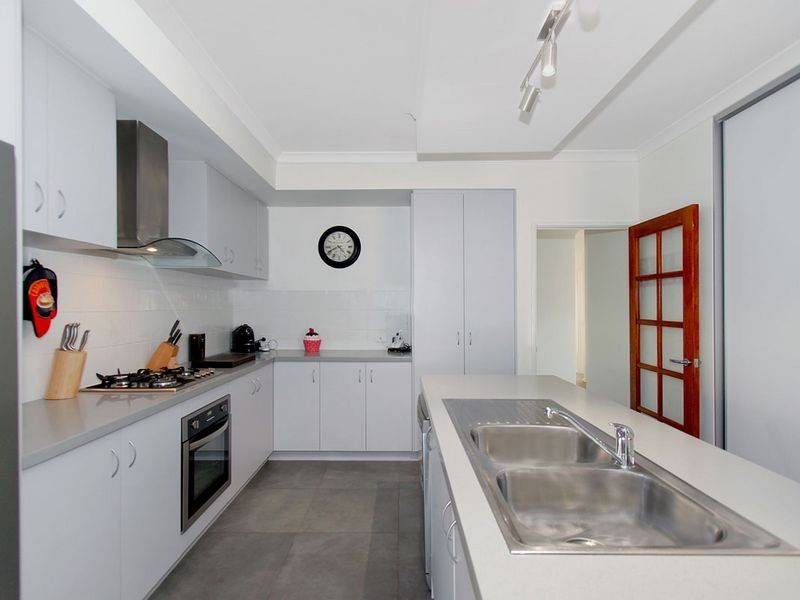 10/2 Briza Lane, Forrestfield WA 6058