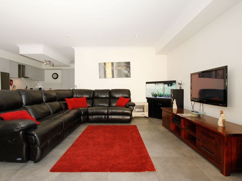 10/2 Briza Lane, Forrestfield WA 6058