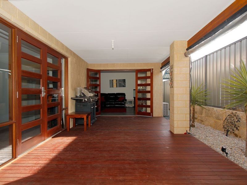 10/2 Briza Lane, Forrestfield WA 6058