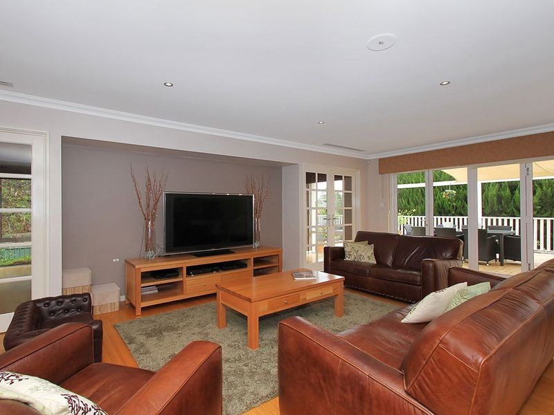 44 Sampson Road, Kalamunda WA 6076