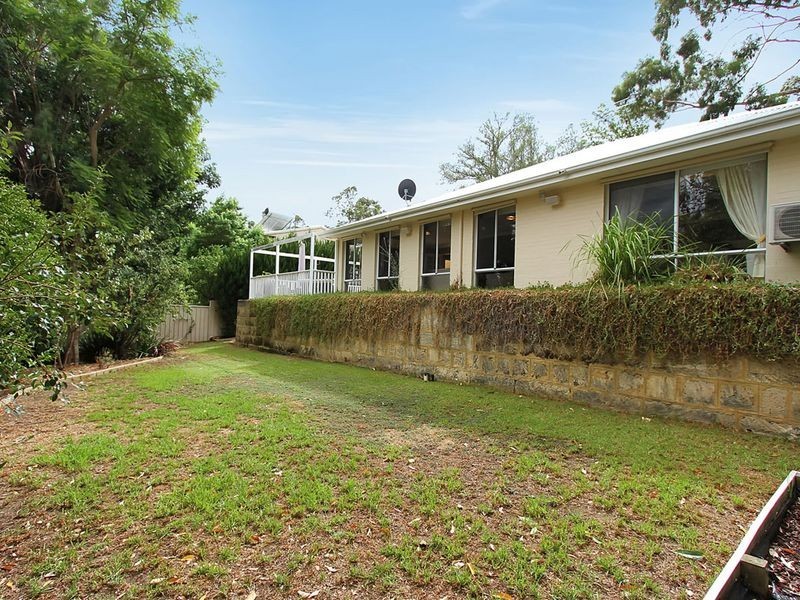 44 Sampson Road, Kalamunda WA 6076