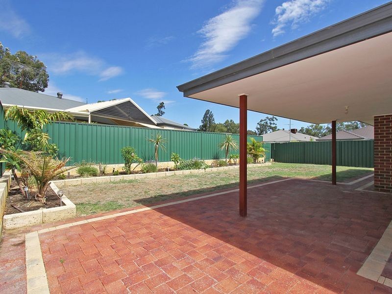 2 Camellia Loop, Forrestfield WA 6058