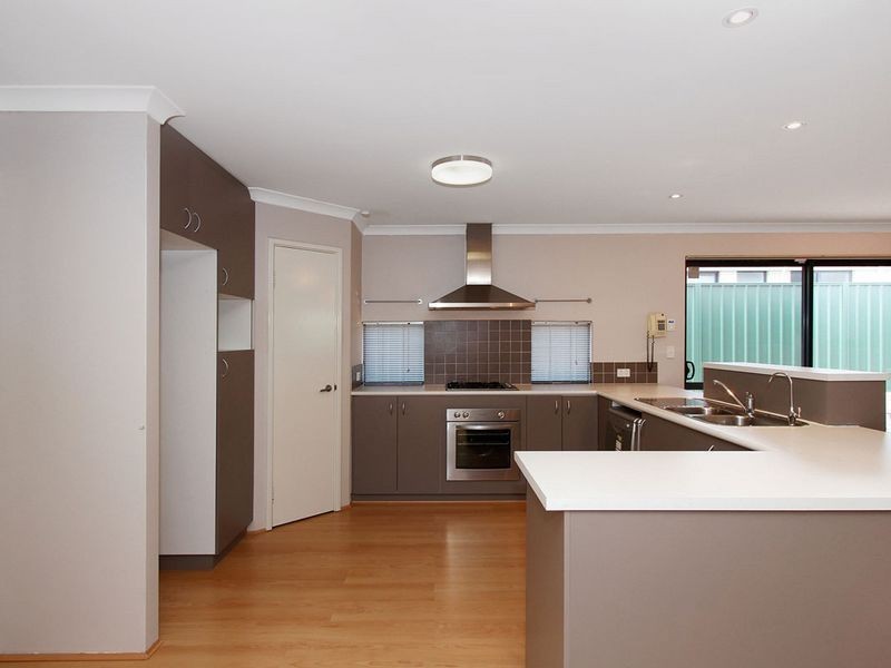 2 Camellia Loop, Forrestfield WA 6058