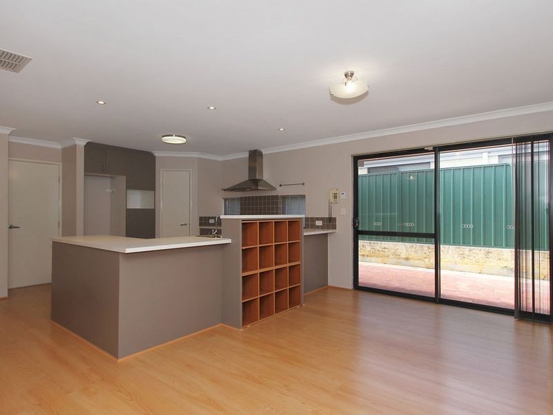 2 Camellia Loop, Forrestfield WA 6058