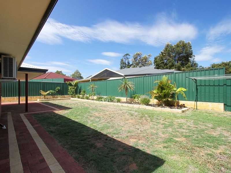 2 Camellia Loop, Forrestfield WA 6058